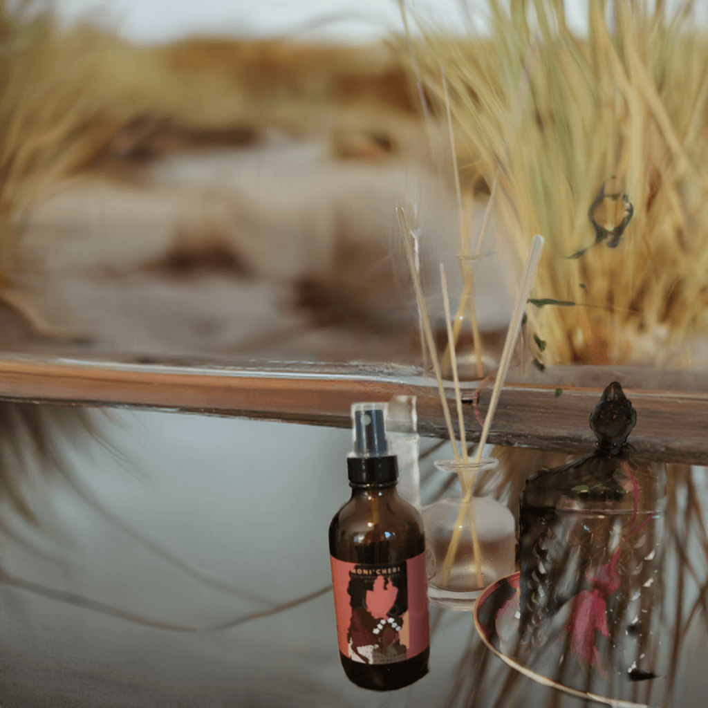 Moni'Cheri Therapeutic and Nourishing Hair Growth Oil 4 oz Spray Bottle